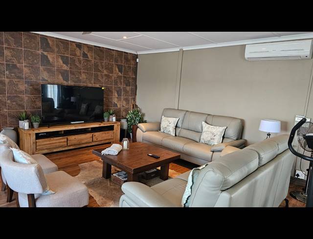 3 BEDROOM HOUSE FOR SALE IN PANORAMA